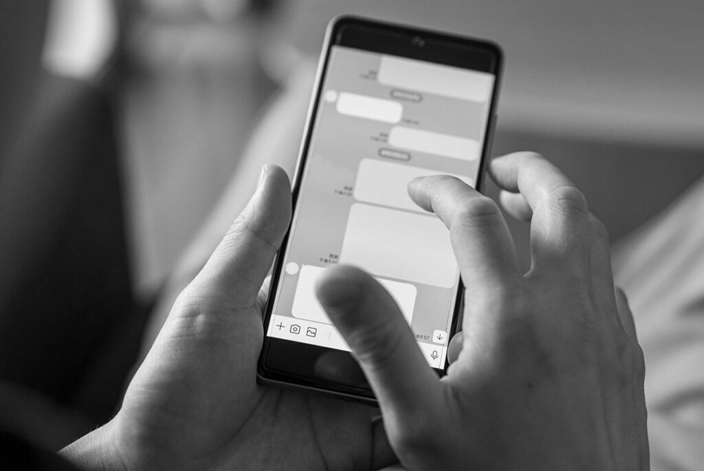 不倫・浮気イメージのスマホ