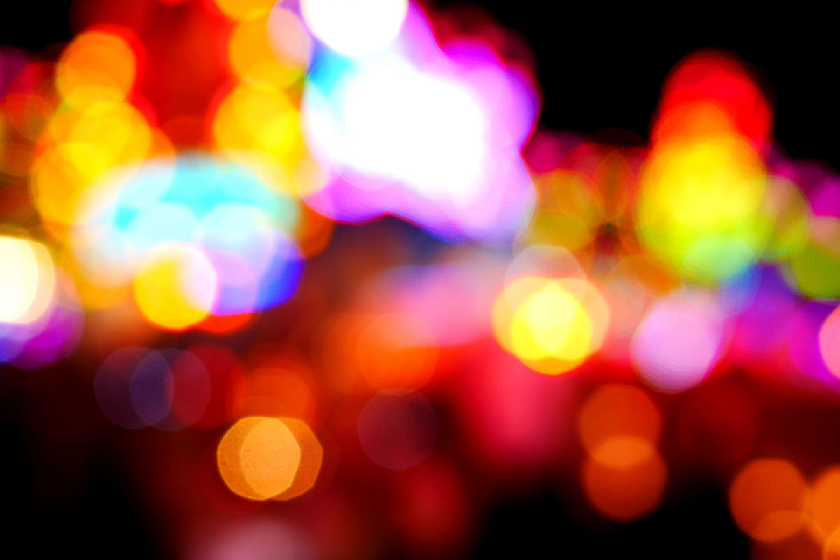 浮気に使われることが多いラブホテルのネオンライト